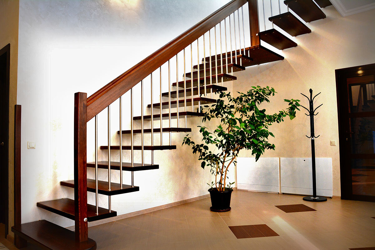 Лестниц и т д. Лестница на больцах. Металлическая лестница. Лестница в частном доме. Лестница на второй этаж.