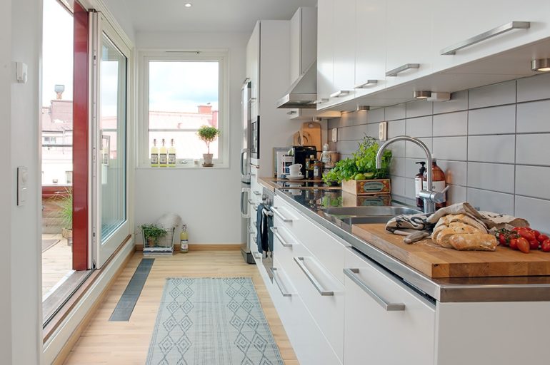 кухня совмещенная с балконом фото интерьер