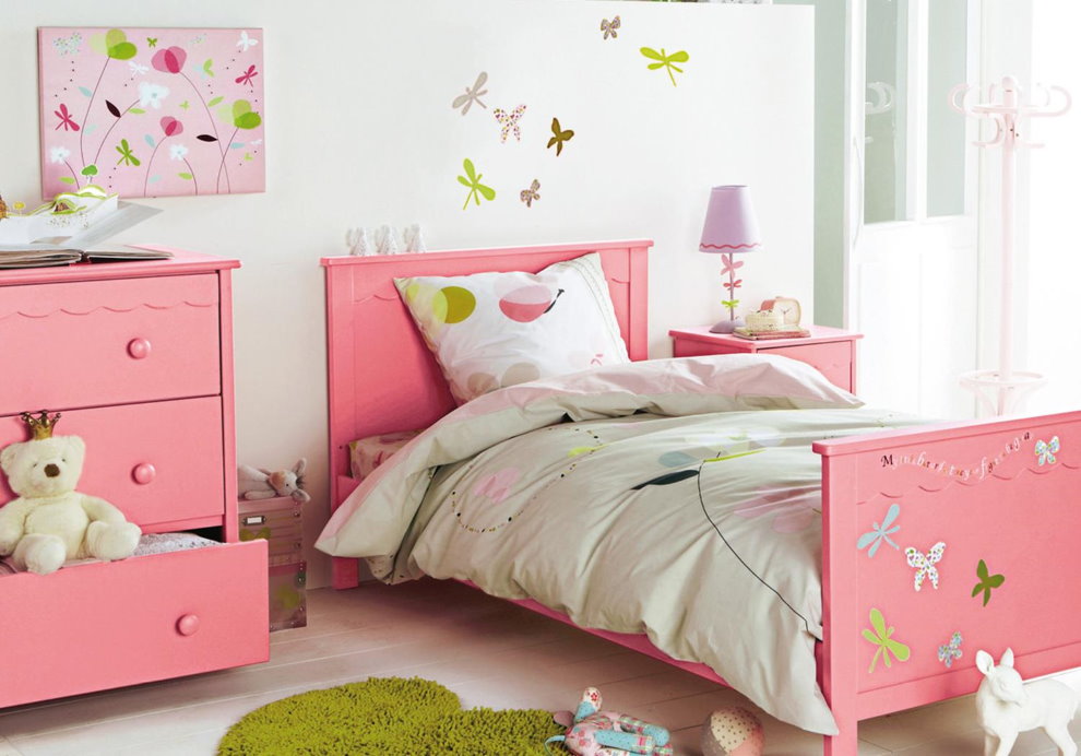 Розовая кроватка для девочки дошкольного возраста