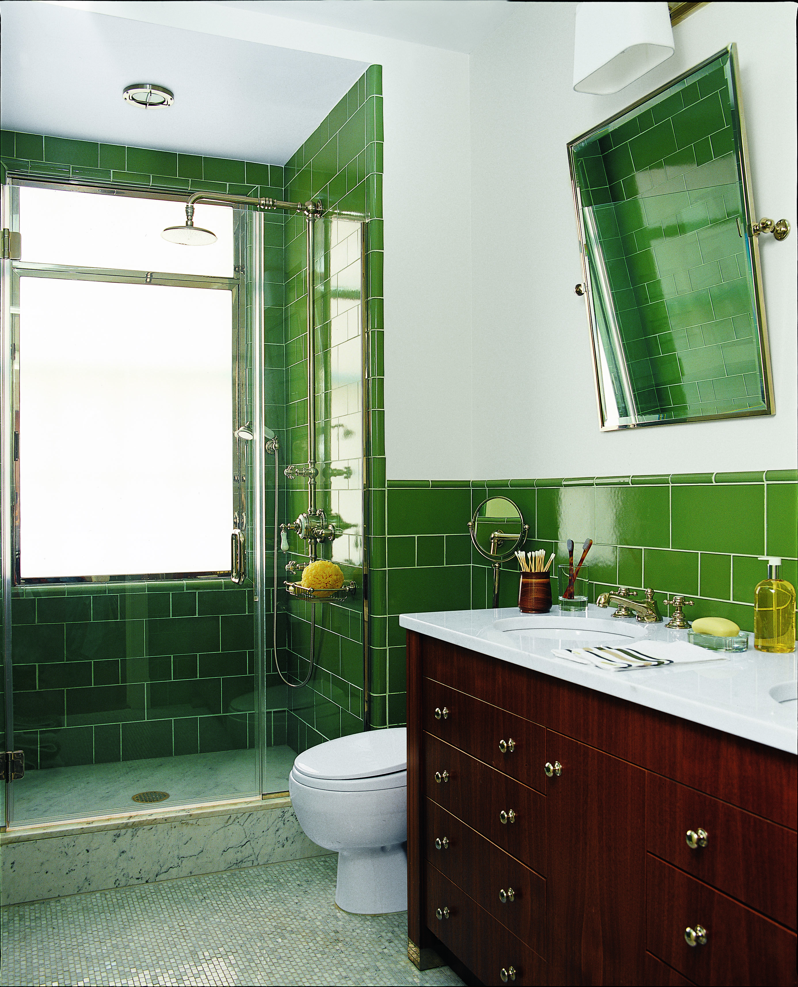 Светло зеленая ванная комната