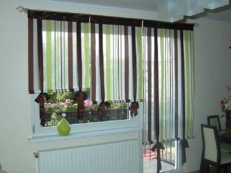 Подбираем шторы в комнату с балконной дверью