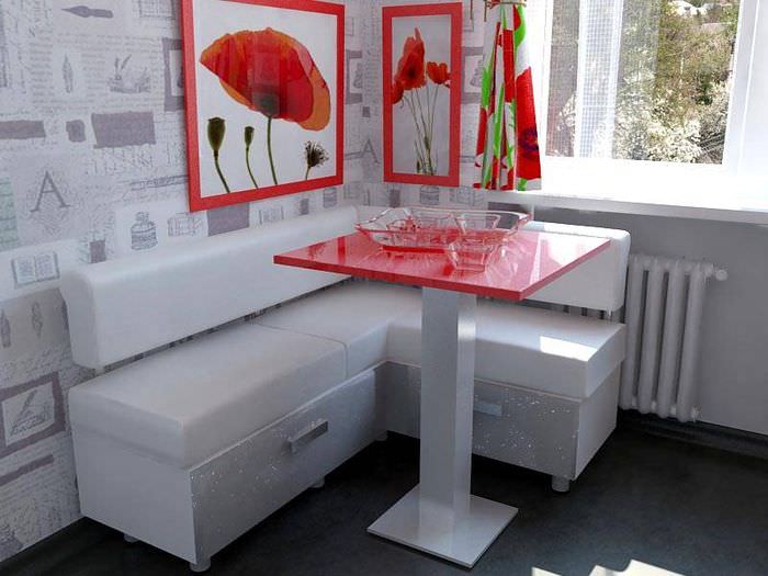 Кухонный столик с красной столешницей