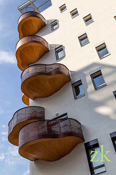 Необычные балконы-